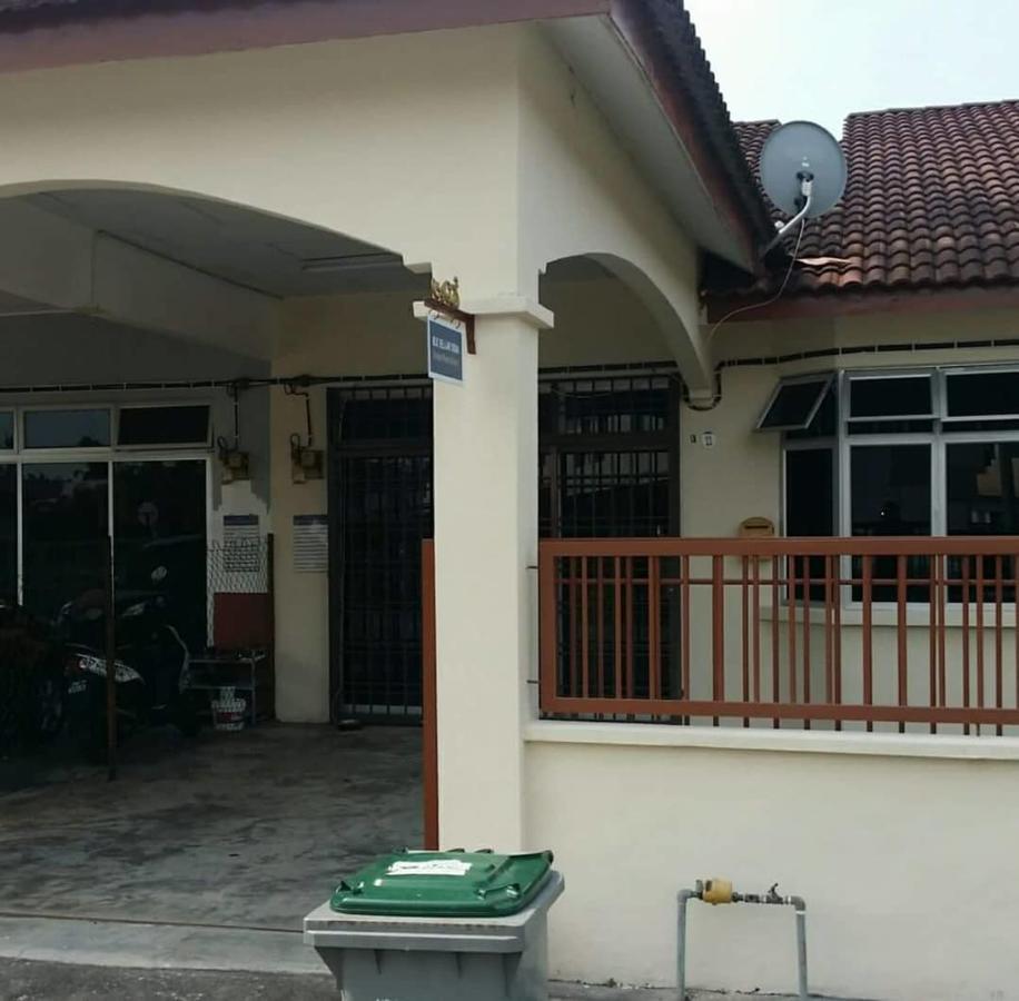 Homestay Melewar Parit Raja Luaran gambar